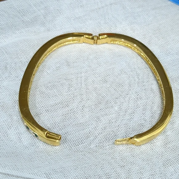 Swarovski crystal green and clear/diamond look pave hinged gold bracelet - Picture 6 of 10